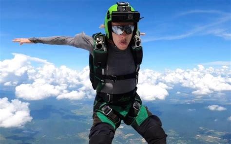 Thailand: తెరుచుకోని పారాచూట్‌.. స్కైడైవర్‌ మృతి | British Skydiver ...