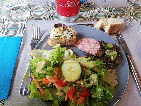 LES PLATANES (Montfaucon-en-Velay) - Lodge Reviews, Photos, Rate ...