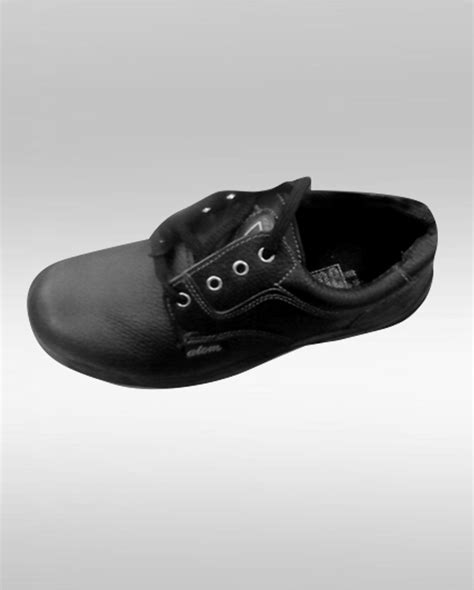 Durable Shoes for Workwear Designed for Comfort and Safety