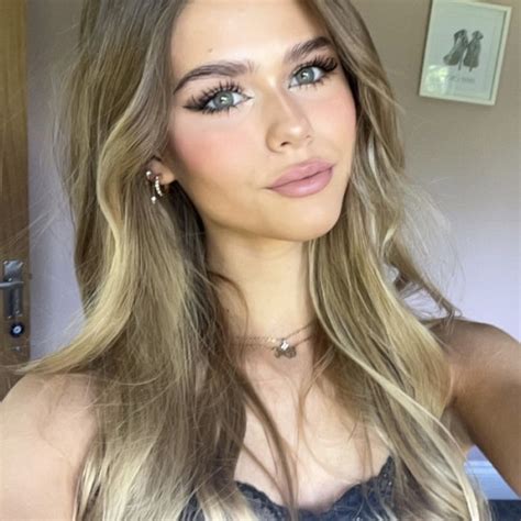 Eva - English teacher - ₹1408/h