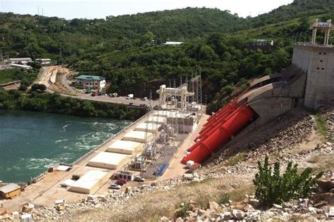 Private Guided Tour of Akosombo Hydropower Dam with Boat Ride