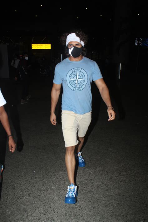 Vijay Deverakonda Wore Expensive Burberry Sneakers Which Look Like ...