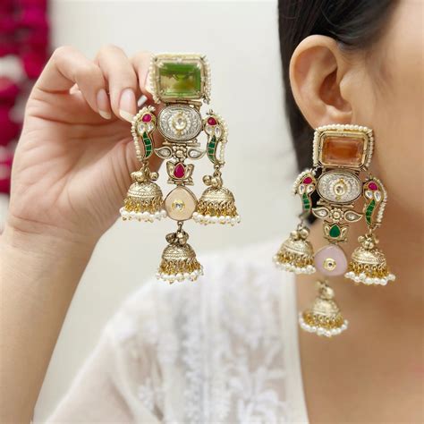 Meera Motif Earring – Jhaanjhariya