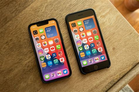 Spesifikasi iPhone 13 Mini vs iPhone SE 2022 | Jagofon Blog