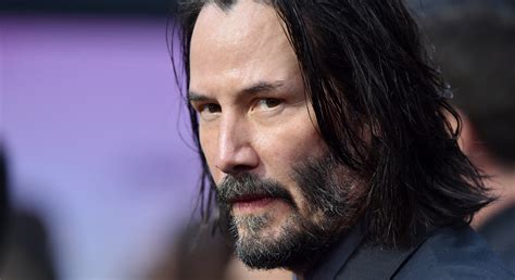 Keanu Reeves Looks Unrecognizable On The New 'Bill & Ted' Movie Set ...