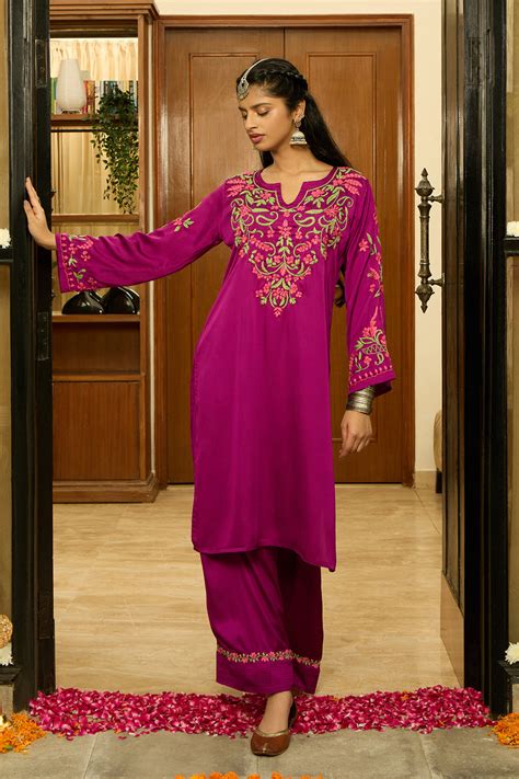 House Of Kari(Chikankari Clothing) - Chikankari Kurta Set in Satin Silk ...