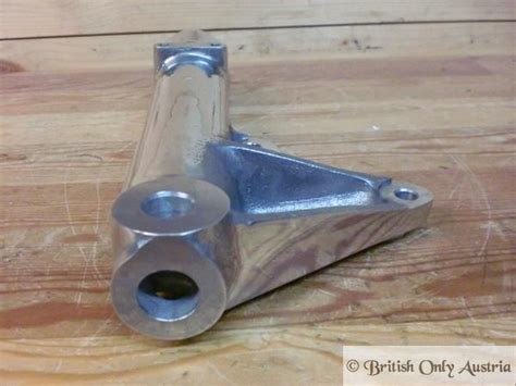 Norton Production Racer Fork Slider RH, Caliper Leading LHS | BRITISH ...