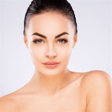 5 types of foundations for every skin type | Vogue India