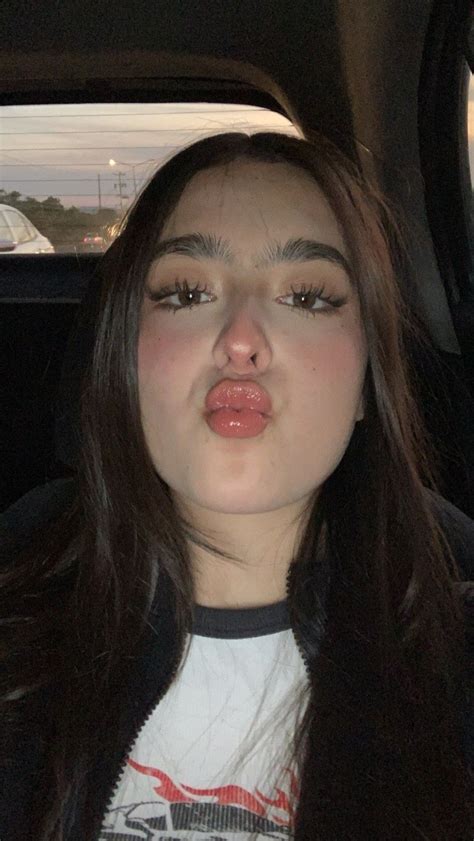 Pin de 𝒎𝒂𝒋𝒐.𝒗𝒊𝒗 en another :0 | Maquillaje de aspecto natural, Peinados, Estilo de maquillaje ...