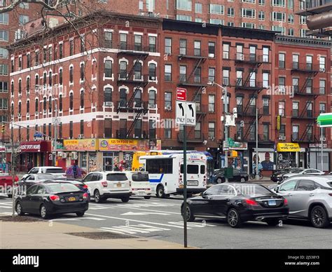 Classic Harlem neighborhood buildings at 125th Street and 2nd Avenue in New York City Stock ...