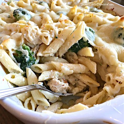 Chicken-Alfredo Baked Penne (Easy) - Sweet Little Bluebird
