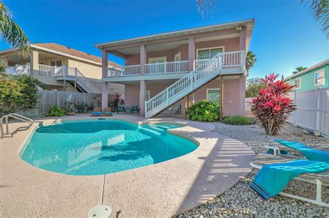 Vrbo's top beach destinations for shoulder season savings