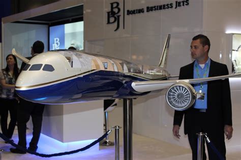 Large-Scale Jet Models 的图像结果