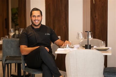 Juan Carlos Pichardo inaugura su restaurante “La Estrofa” - Al Paso de ...