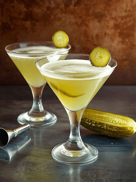 Irresistible Dill Pickle Martini: Easy Recipe to Enjoy