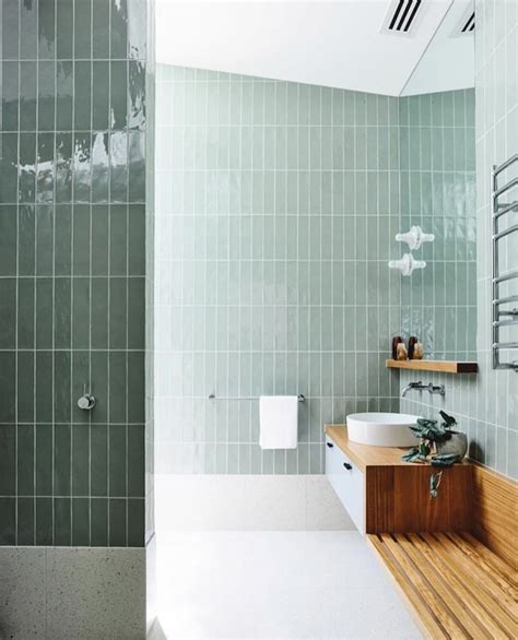 Green bathroom tiles: Inspiration gallery of 10 green tile shapes