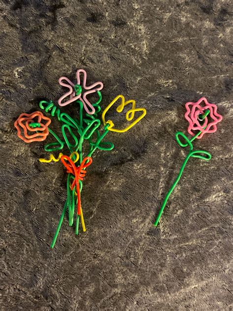 DIY Paperclip Flowers | Paper clip art, Paper clips diy, Paper clip