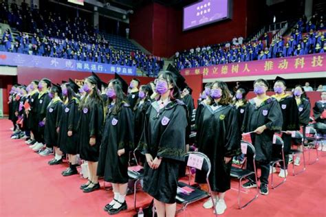 南京大学举行2022年学生毕业典礼暨学位授予仪式