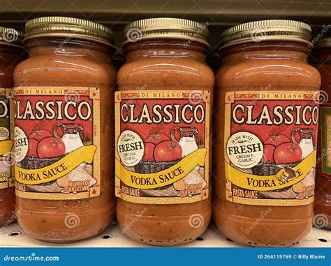 Classico Spaghetti Sauce in a Glass Jar on a Store Shelf Editorial ...