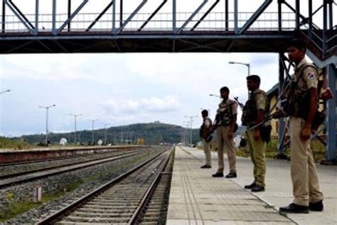 बनिहाल और बारामूला के बीच बुधवार से ट्रेन सेवा होगी बहाल| Train service ...