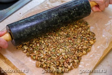 Козинаки из грецких орехов и тыквенных семечек. Рецепт с фото