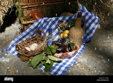 Cestino Da Picnic In Vimini Con Doppio Coperchio - Elegante E Pratico Per Escursioni - Foto 5