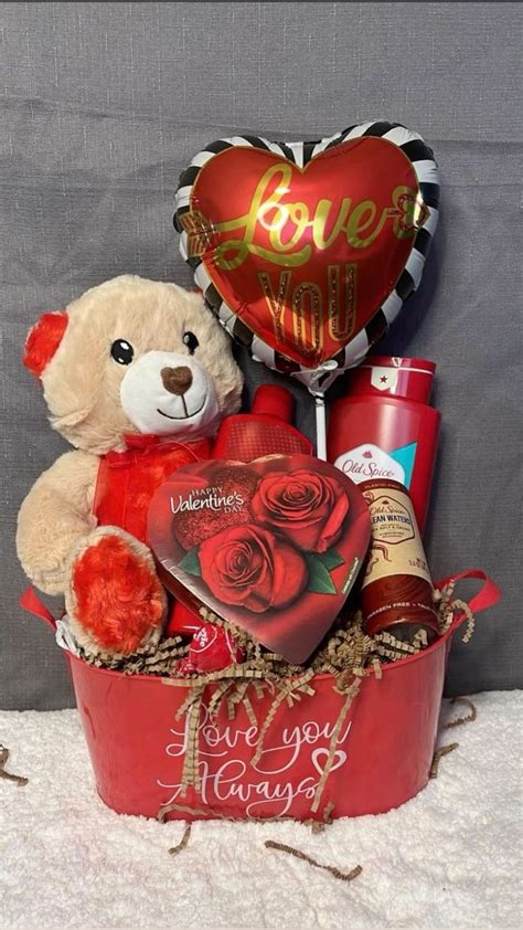 19 Insanely Cute Valentine's Day Gift Basket Ideas