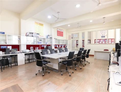 Facilities | Microbiology Department - GEU