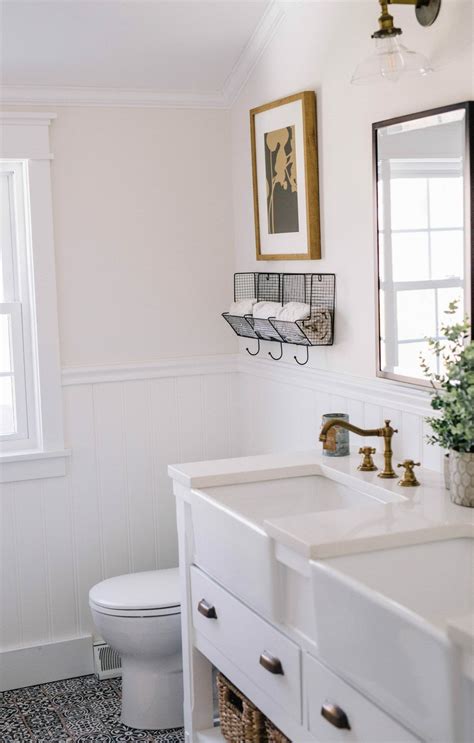 7 Farmhouse Small Bathroom Ideas You'll Love