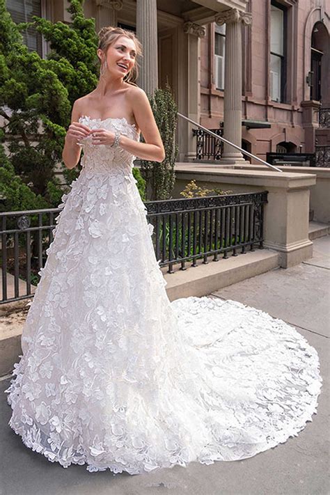 Wedding Dresses in the Greater Minneapolis St. Paul Area | Bridal Accents Couture