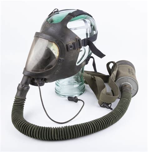 Original Vietnam War M25A1 Chemical-Biological Gas Mask, 55% OFF