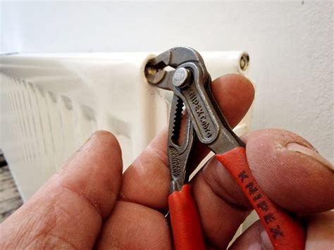 Bleeding Radiators Tutorial 的图像结果