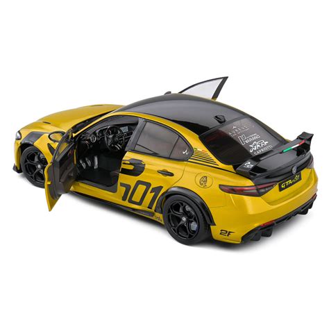 Alfa Romeo Giulia GTA Model Car - SOLIDO 1:18 Scale for Collectors ...