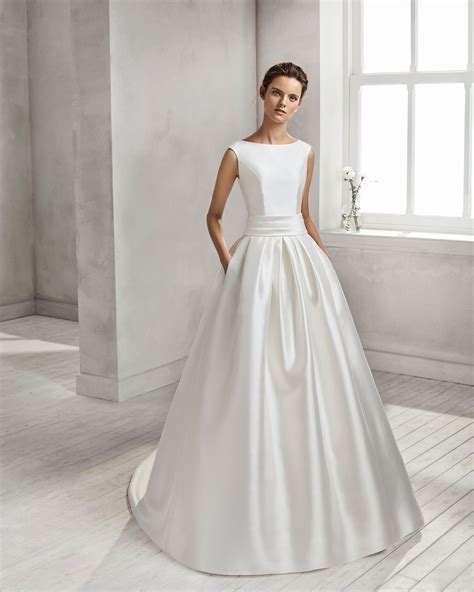 Classic-style mikado wedding dress with bateau neckline and open back with bow. | Bow wedding ...