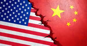 Trump relance la guerre commerciale et mise sur un dollar faible