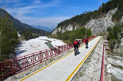 https://www.alpeadriabike.eu/images/ciclovie/caar/friul/biciclette-ponte-lusnizza.webp