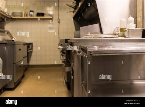 Commercial Kitchen 4K 的图像结果