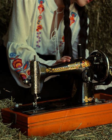 Vintage Sewing Machine 的图像结果