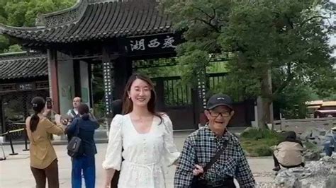 抑郁症女孩带86岁患癌爷爷走遍全国_凤凰网视频_凤凰网