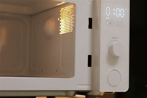 普通陶瓷可以放微波炉加热吗 塑料饭盒可以用微波炉加热吗 _八宝网