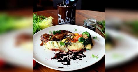 Head to Pablo the art cafe lounge in Turbhe I LBB, Mumbai