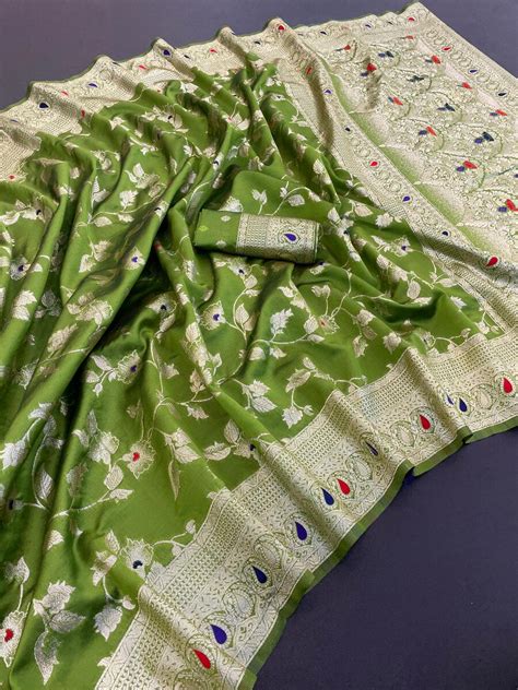 Effervescent Green Soft Banarasi Silk Saree With Ratatouille Blouse Pi ...
