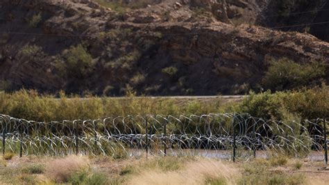 Texas and New Mexico Democrats denounce concertina wire along border