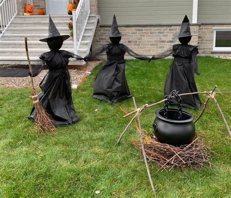 DIY - Spooky witches | Halloween outdoor decorations, Halloween diy ...
