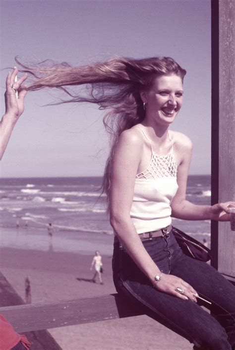 Nostalgic Photos of American Teenage Girls at Texas Beaches During the ...