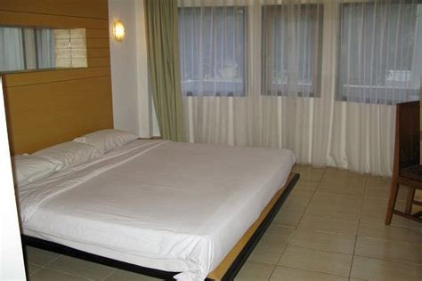 NIDA ROOMS KEBUN RAYA BOGOR - Hotel Reviews & Photos - Tripadvisor