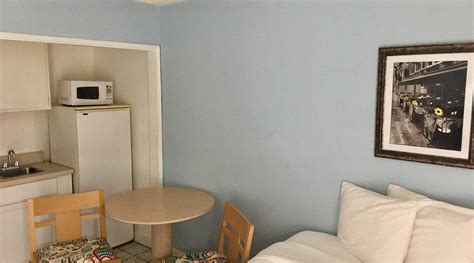 ST MAURICE BEACH INN (Hollywood) - Motel Reviews, Photos, Rate ...