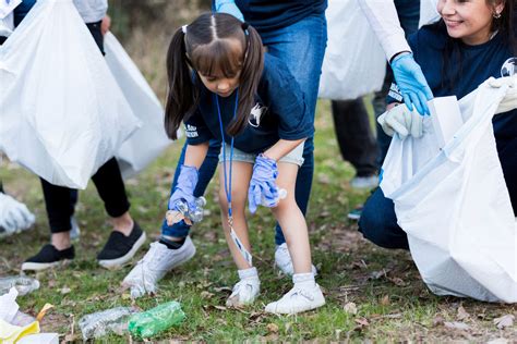 5 Benefits of Community Service for Kids - iMOM