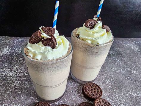 Quick and Creamy Cookies 'n' Cream Milkshake - U Keep Cooking