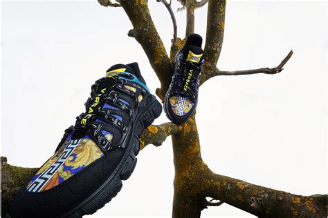Versace Collezione Pre-Fall 2021 Uomo e Donna | Shop Online Italia